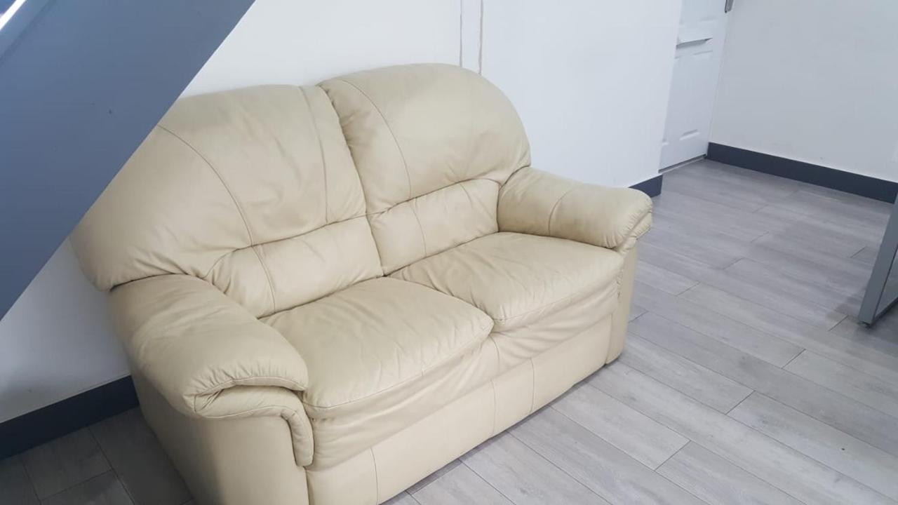 Homestay In Birmingham Sleeps 8 - Free Parking & Wifi Exterior photo